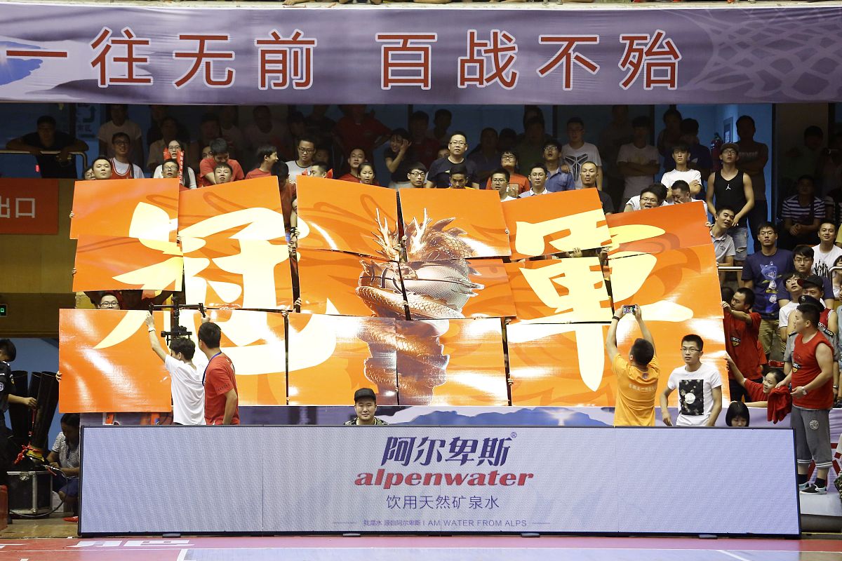 力争上游！球队团结协作期待胜利之际