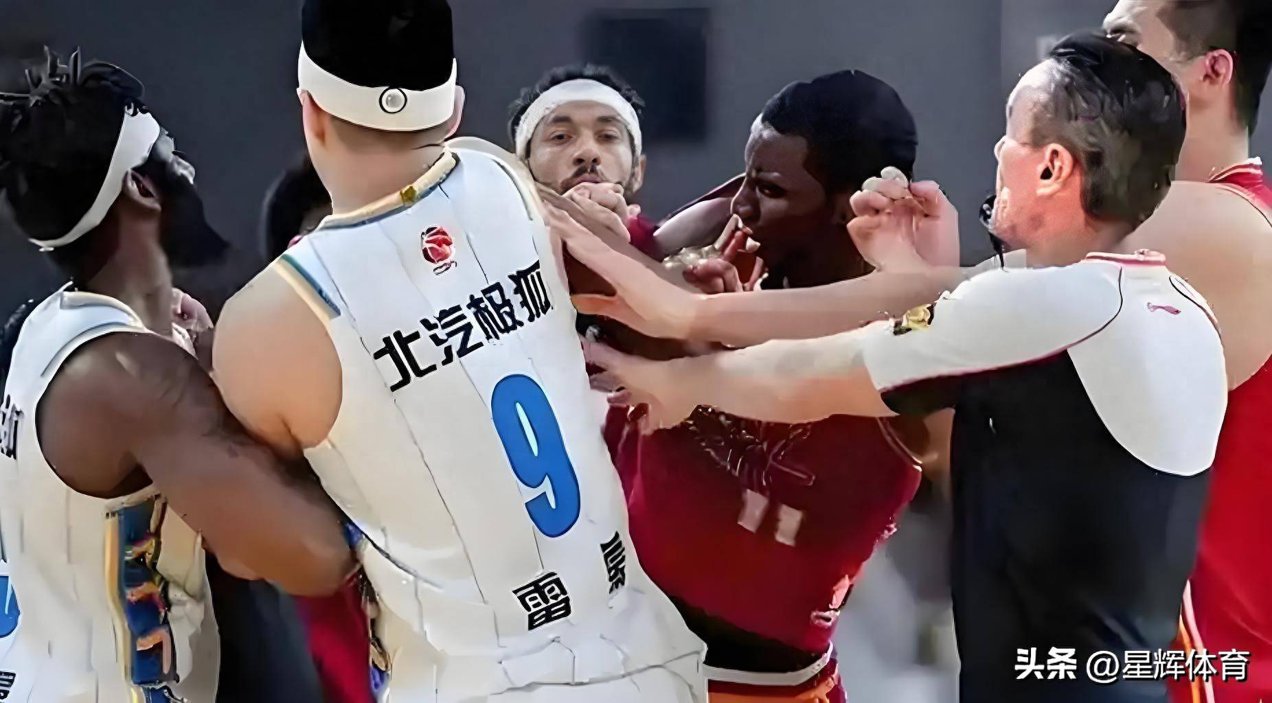 教练组调整阵容，球队备战决胜局
