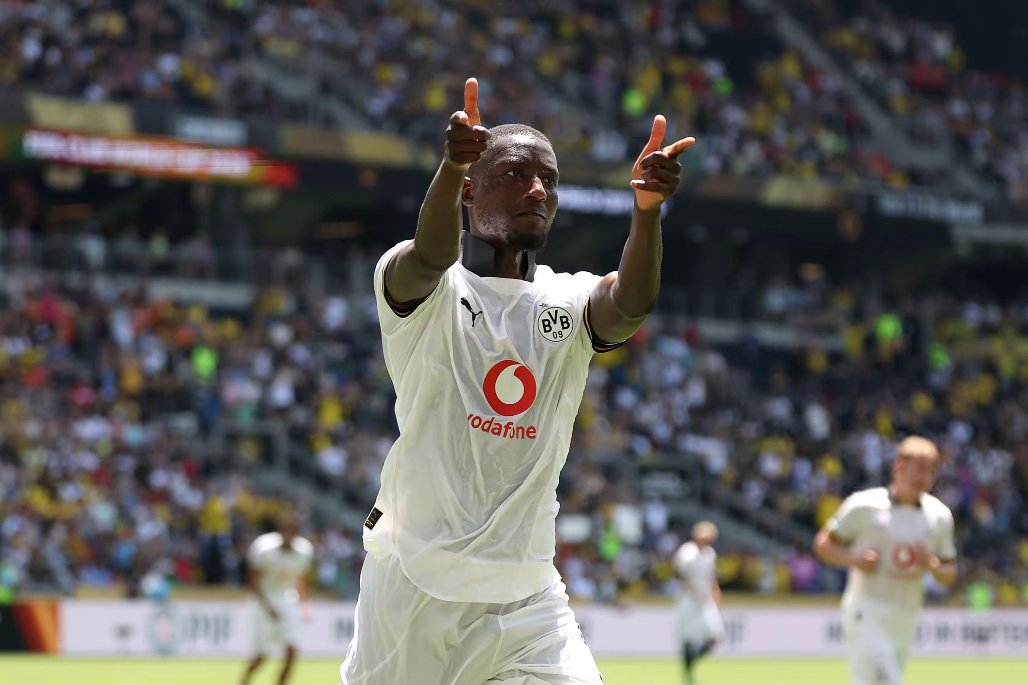 多特蒙德逆转战胜对手，稳居积分前列的简单介绍