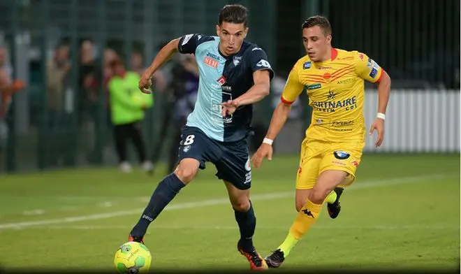 亚眠主场被逆转，保级形势雪上加霜