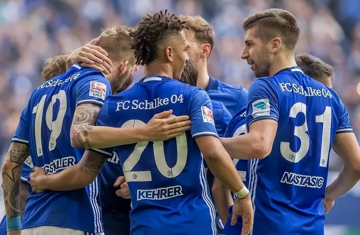 包含沙尔克04足球俱乐部在比赛中拼尽全力获胜的词条