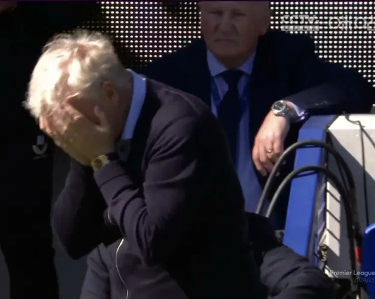 包含埃弗顿主场不敌阿森纳，遭遇低谷的词条