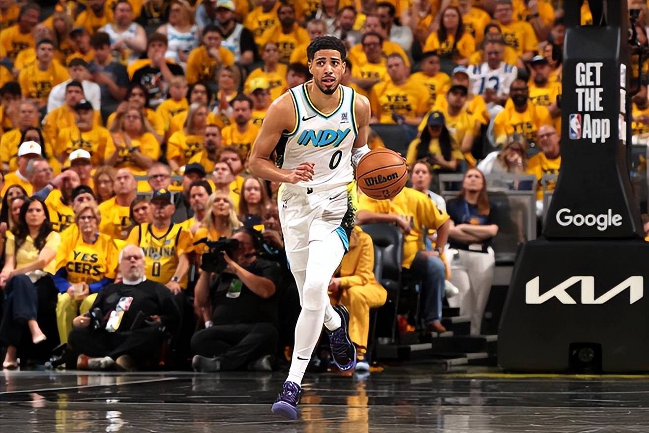 开云体育下载-包含雄鹿轻取魔术，字母哥三双表现的词条