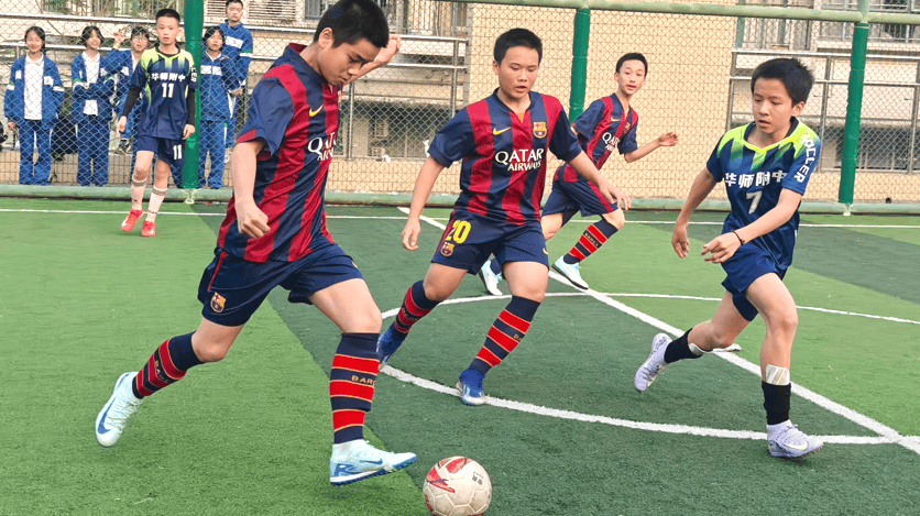 开云体育-足球比赛逐渐升温，精彩纷呈备受瞩目