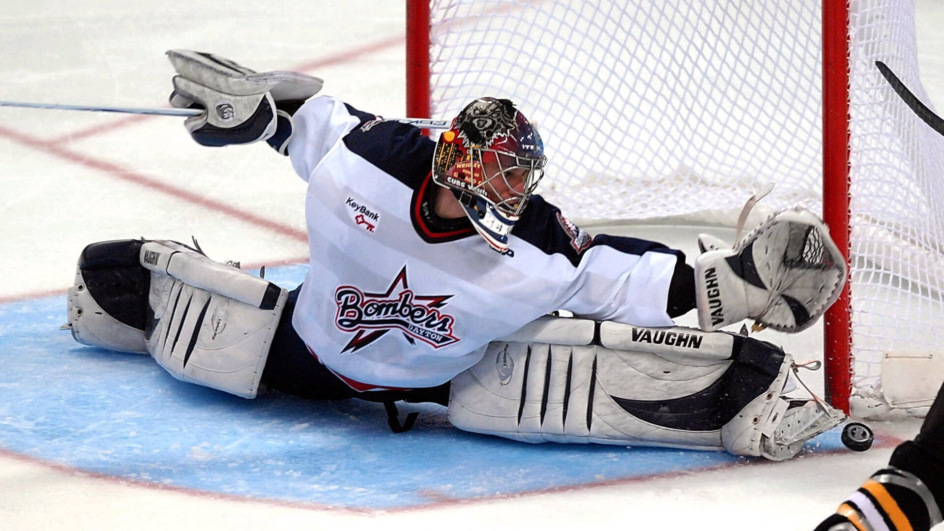 开云体育入口-绝境霓虹，当维斯塔潘在阿布扎比化身米切尔